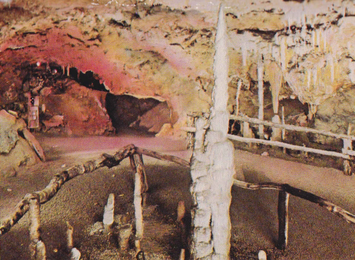 Hönnetal, Pillar Hall discovered by Fanz Recke