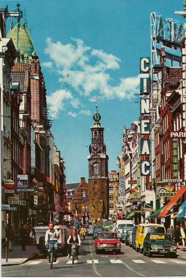 Amsterdam, Reguliersbreestraat met gezicht op Munttoren